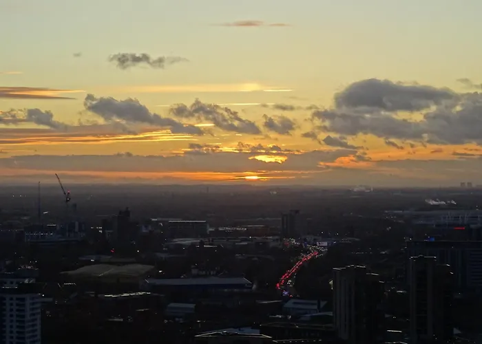 Luxury 2 Bed Penthouse With Stunning Views In Manchester City Centre