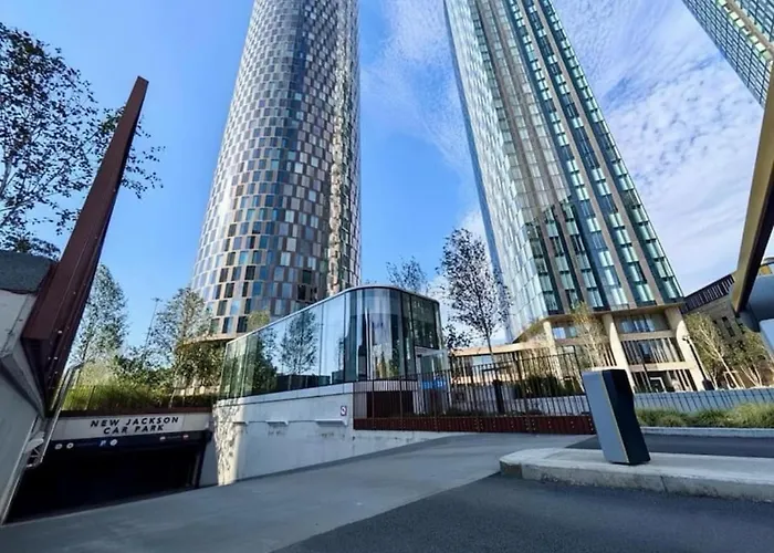 Luxury 2 Bed Penthouse With Stunning Views In Manchester City Centre