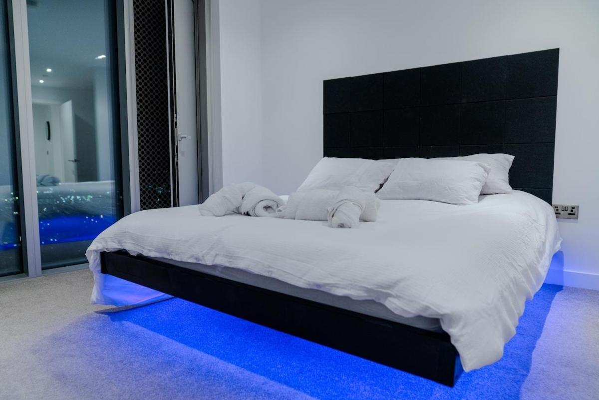 Apartment Luxury 2 Bed Penthouse With Stunning Views In Centre Manchester