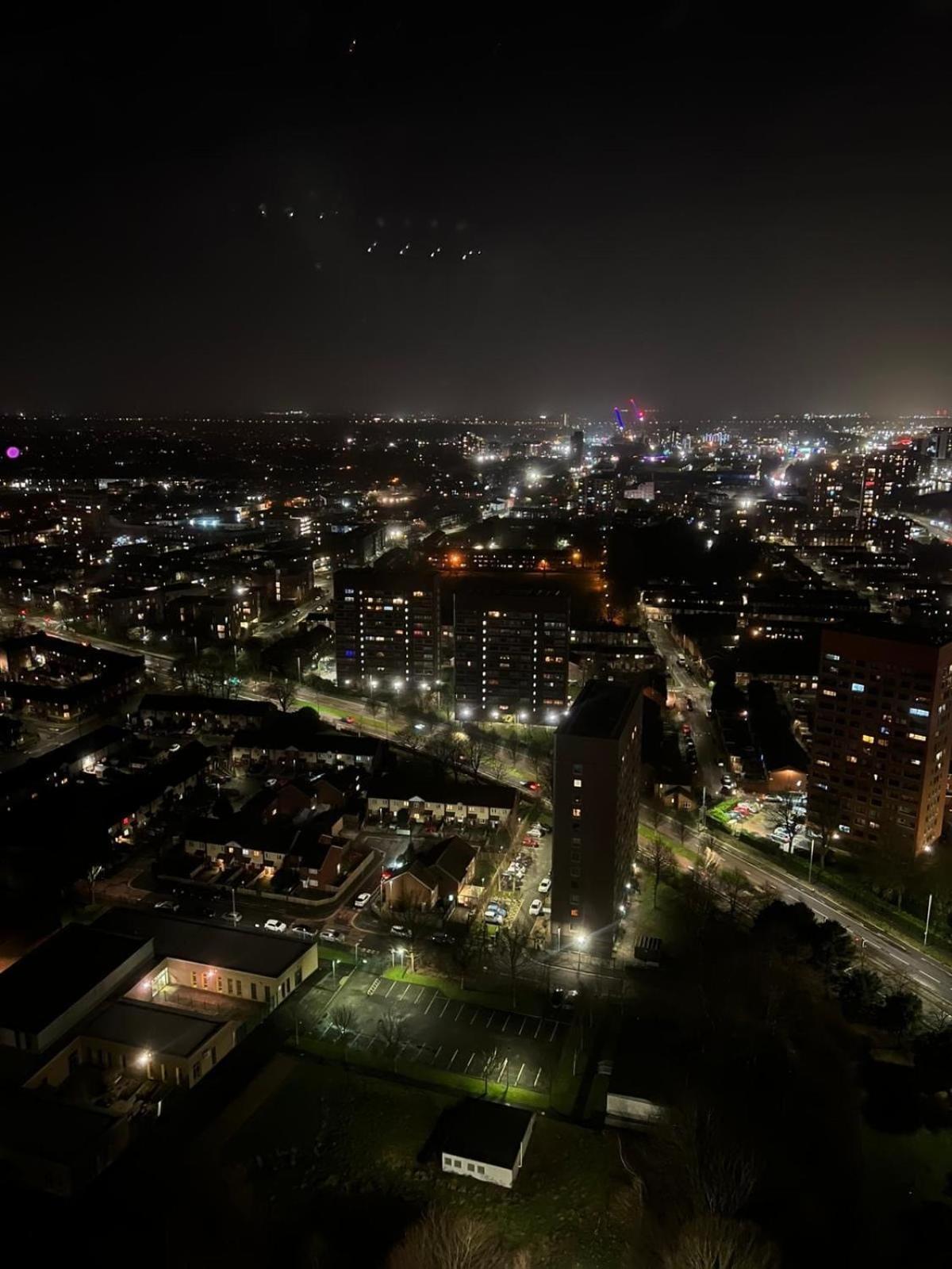 Luxury 2 Bed Penthouse With Stunning Views In Centre Apartment