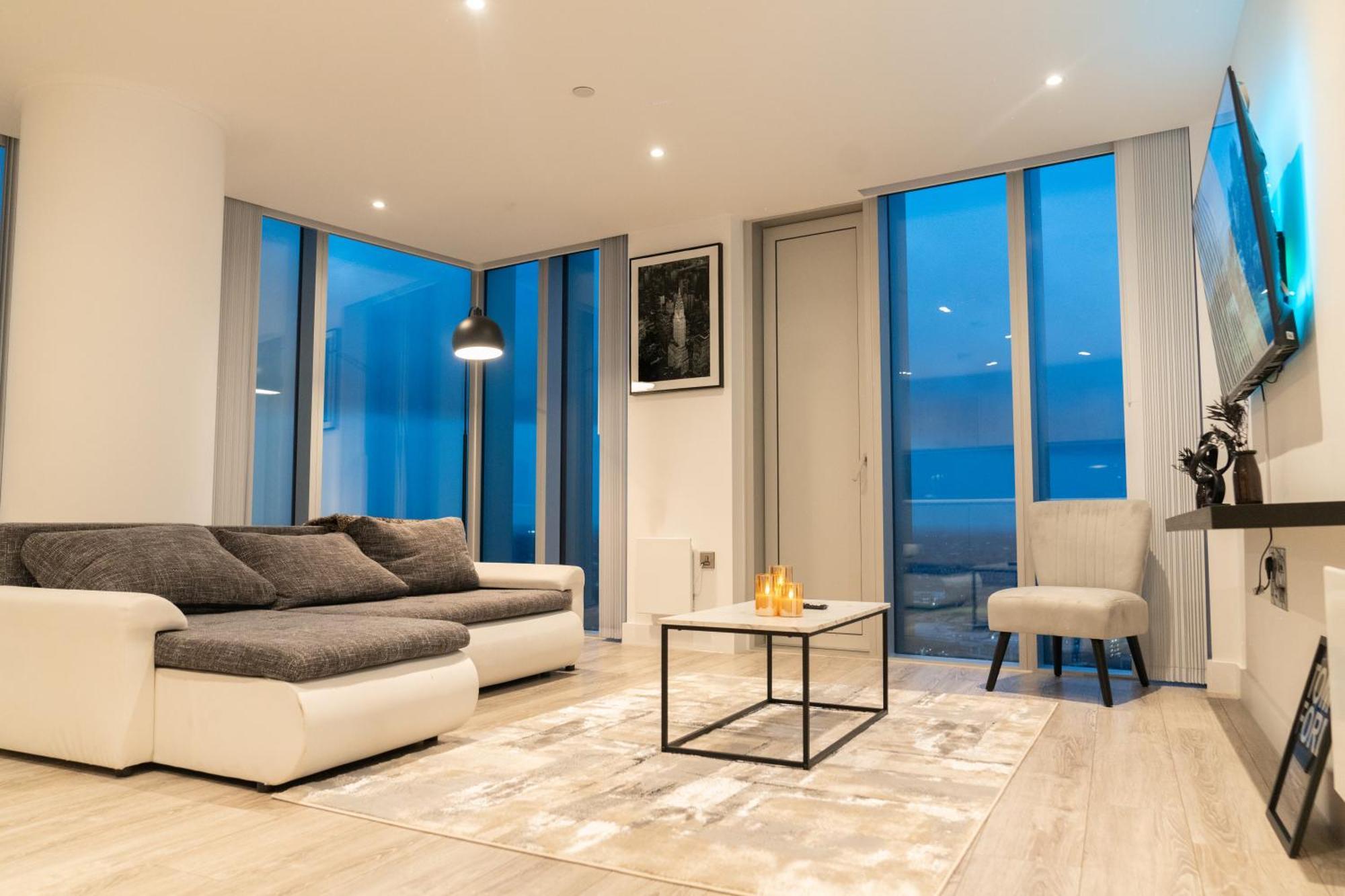 Luxury 2 Bed Penthouse With Stunning Views In Centre Apartment Manchester